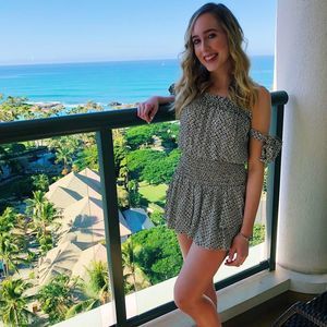 Meet your Posher, Cassandra